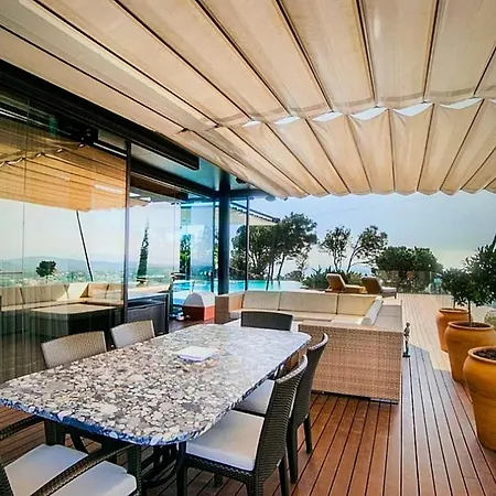 Fabulously Designed House, Swimming Pool And Jacuzzi * Lloret de Mar